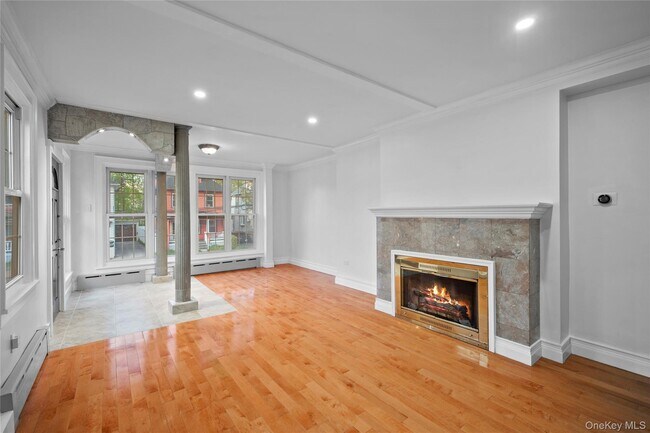 Foto del edificio - 20 Overhill Pl