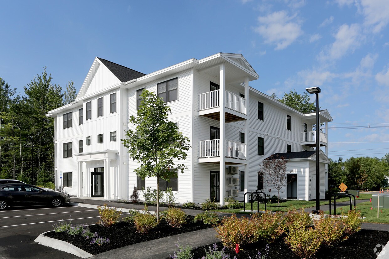 Carriage Walk Apartments Apartments at 3 Carriage Walk Ln Scarborough