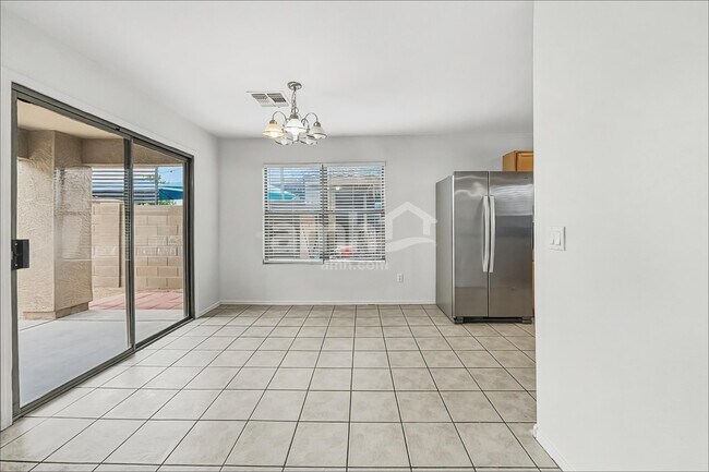 Foto del edificio - 6133 S Wilson Dr