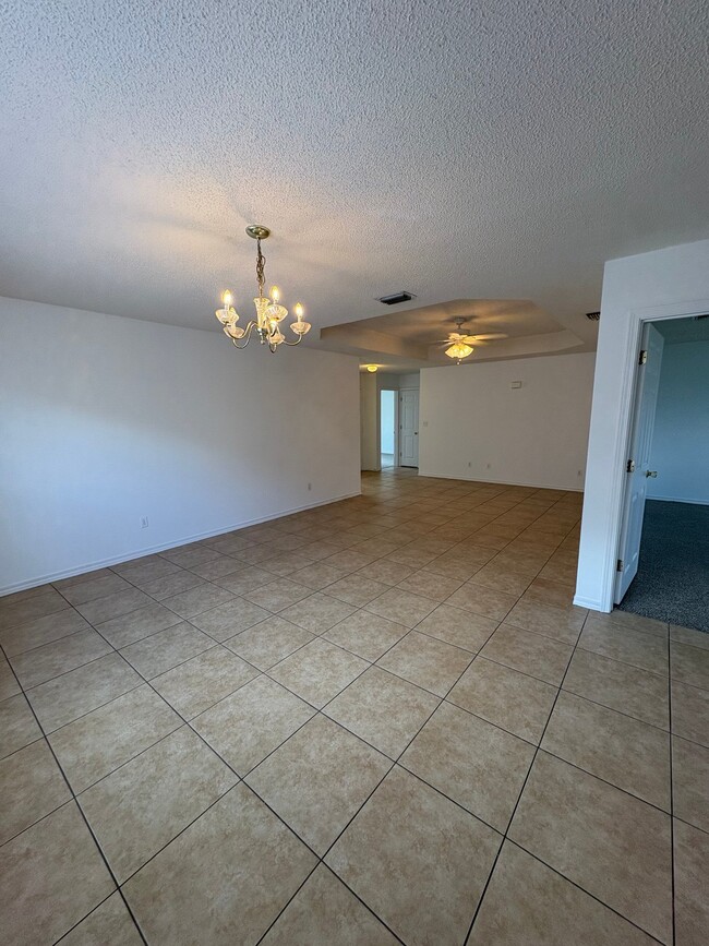 Foto del edificio - 953 Southern Oaks Ct