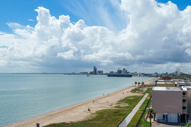 Foto del edificio - 4000 Surfside Blvd