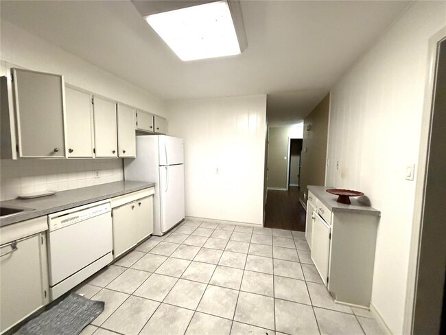 Building Photo - 127 Parkview Dr