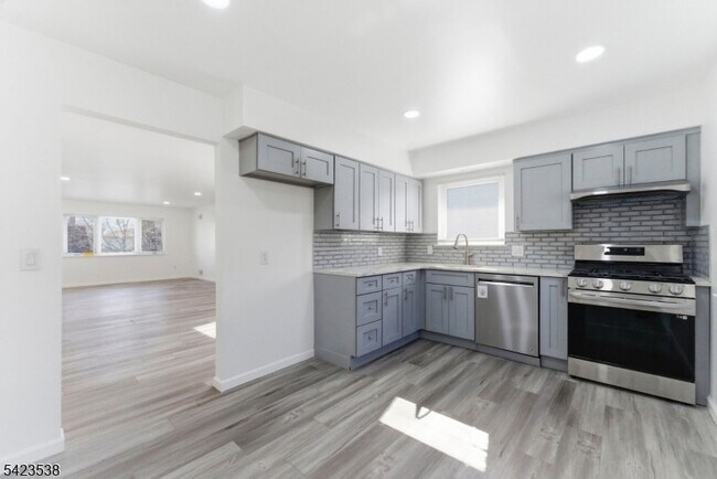 Foto del edificio - 23 Renaissance Dr