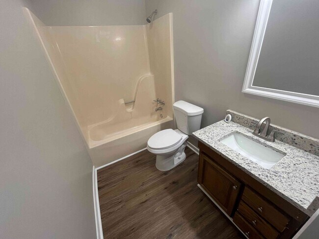 Foto del edificio - 512 Blaine Dr SW