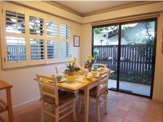 Building Photo - Near Sand Hill and Stanford! Beautifully R...
