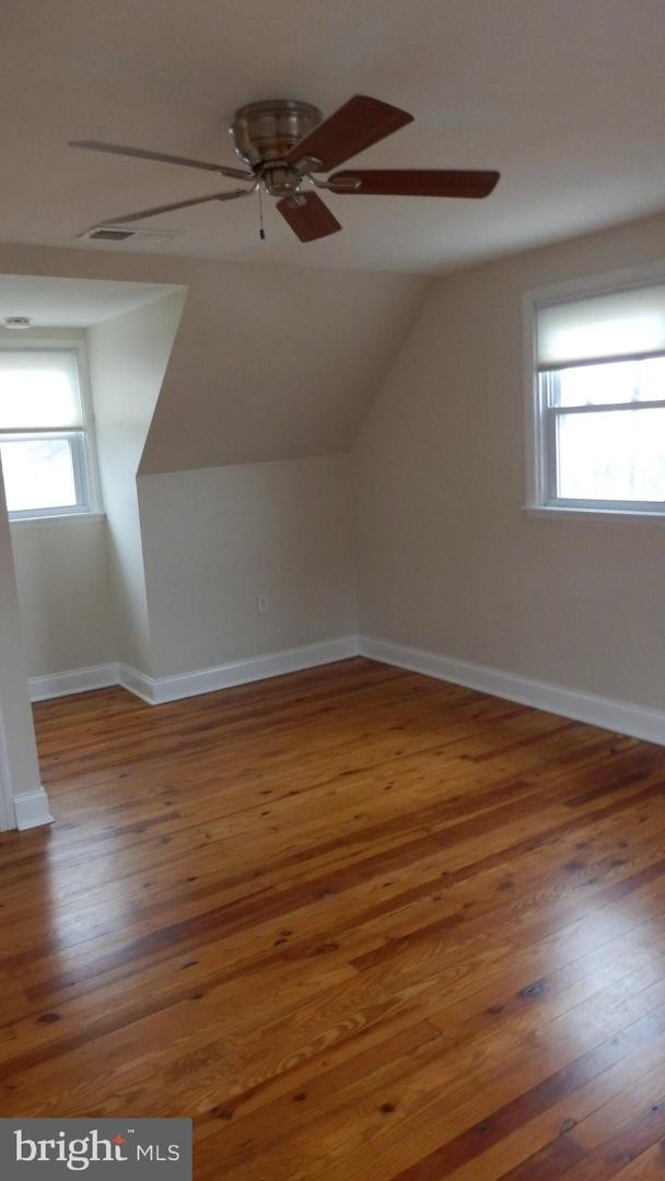 Foto del edificio - 140 Meadow Rd