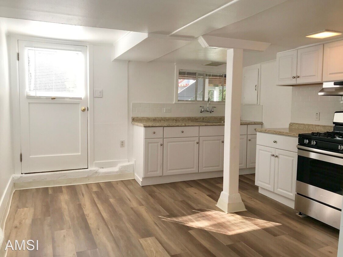 Primary Photo - 1 br, 1 bath House - 33 Bayview Street