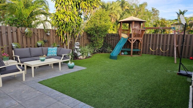 Foto del edificio - 9607 Stones River Park Way