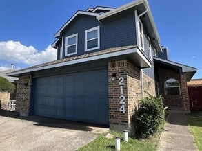 Building Photo - 2124 Avignon Dr