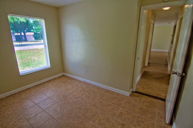 Building Photo - 3269 Roland Drive