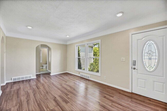 Building Photo - 33031 Bagley Rd