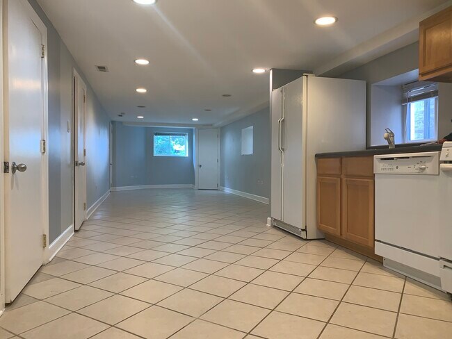 Building Photo - 2928 N Talman Ave