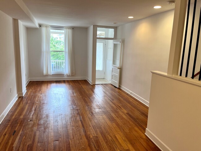 Living Room/ Dining Room 12.5 x 28 - 3026 Remington Ave