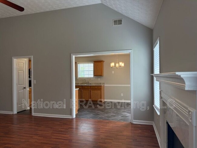 Building Photo - 2018 Elm Grove Ln
