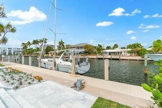 Building Photo - 273 Tropic Dr