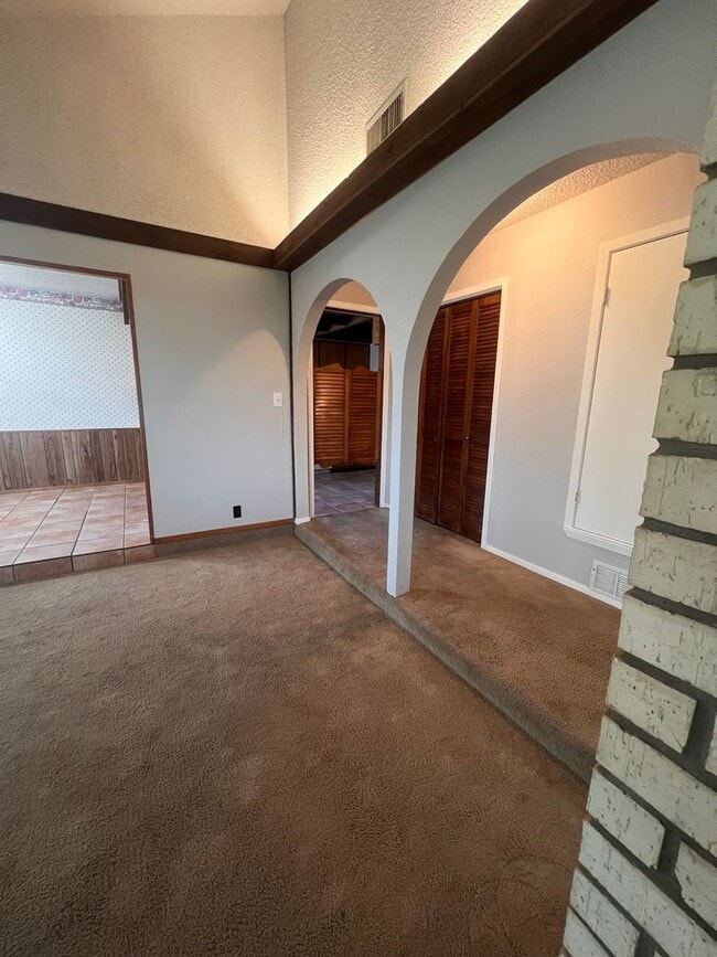 Foto del edificio - Great Family Home in Northeast Midland