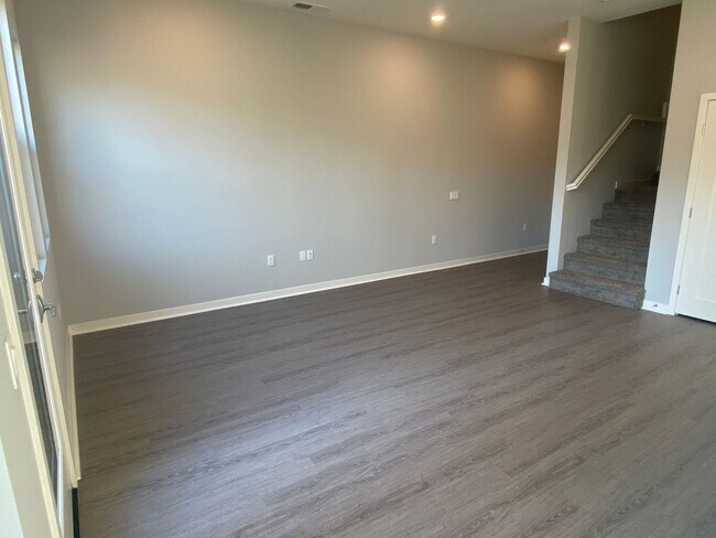 Building Photo - Brand New Home