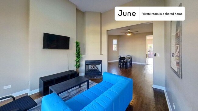 Foto del edificio - Private bedroom in 3 bed/1 bath Home