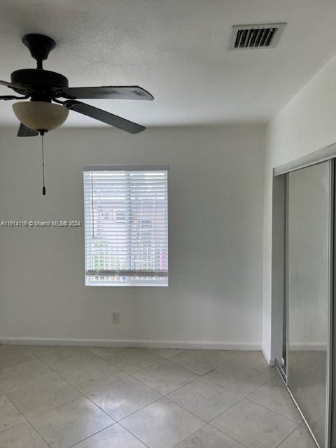 Foto del edificio - 6018 Plunkett St
