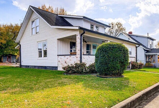 Foto del edificio - 909 Poplar St