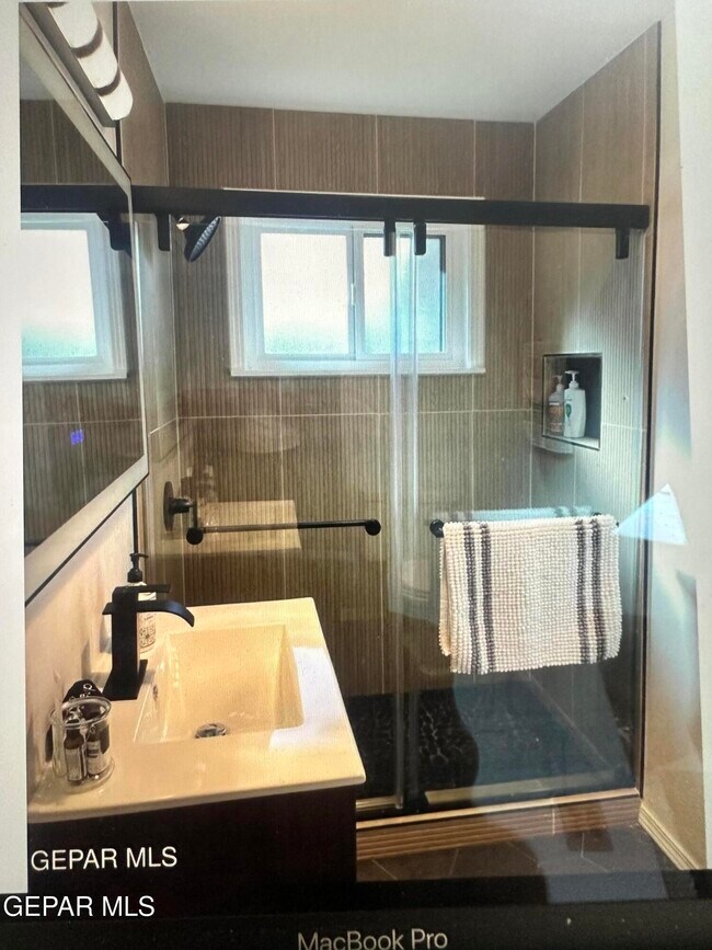 Foto del edificio - 1202 Caper Rd