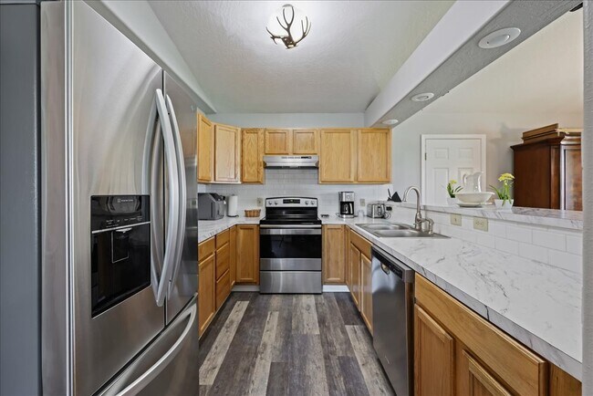 Foto del edificio - 20 10th Ave N