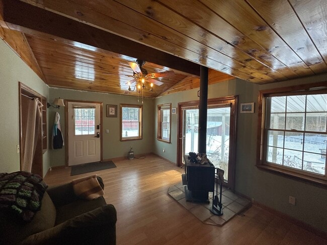 Photo - Furnished 1-Bedroom Primary Suite House