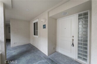 Building Photo - 2253 Martin