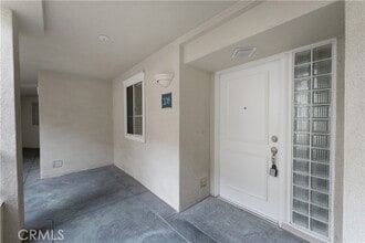 Building Photo - 2253 Martin