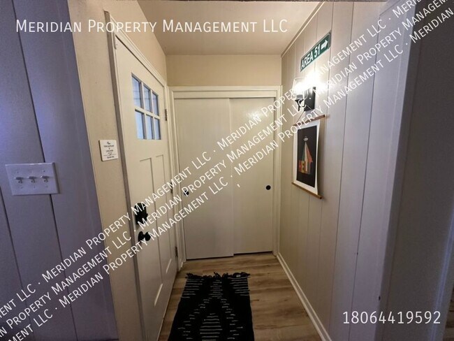 Foto del edificio - Spacious Four bedroom home