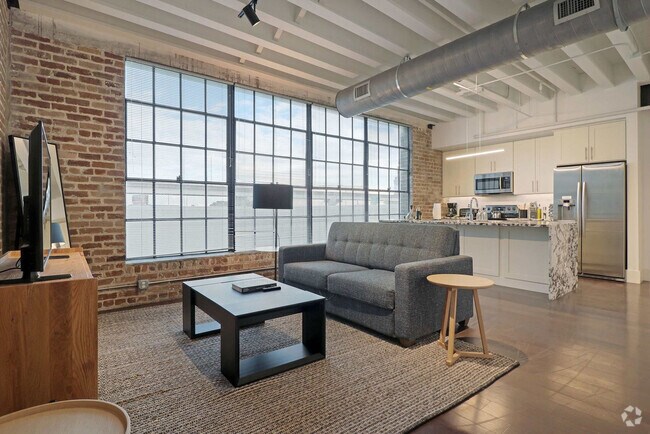 Building Photo - 822 Howard Ave