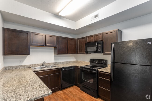 1HAB, 1BA - 721 ft² - Remington Luxury Apartments