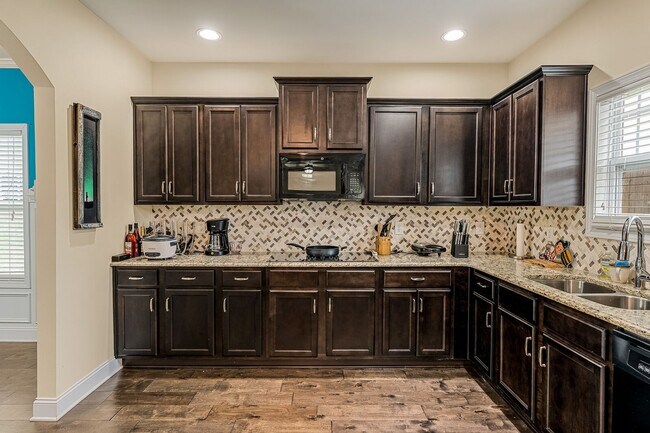 Foto del edificio - 3349 N Henderson Way