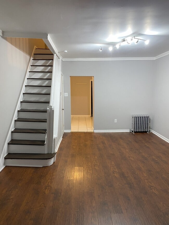Building Photo - 1635 Lecount St