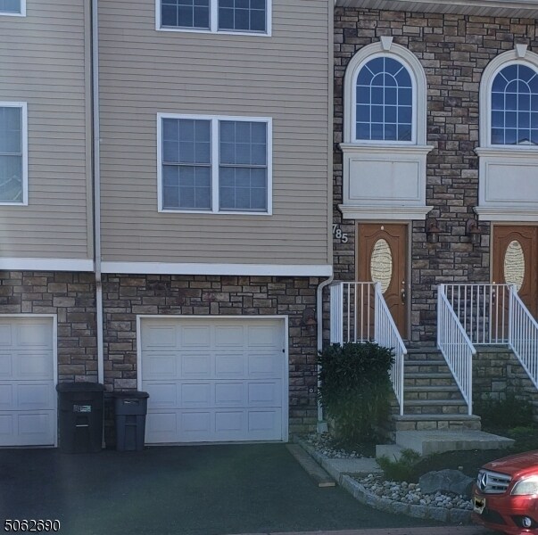 Foto principal - 785 Clifford Saladin St
