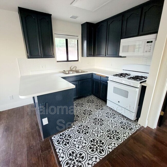 Building Photo - 28472 Cepin Dr