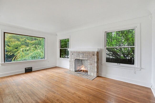 Building Photo - 9222 35th Ave SW