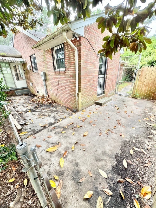 Building Photo - 483 Forest Ln