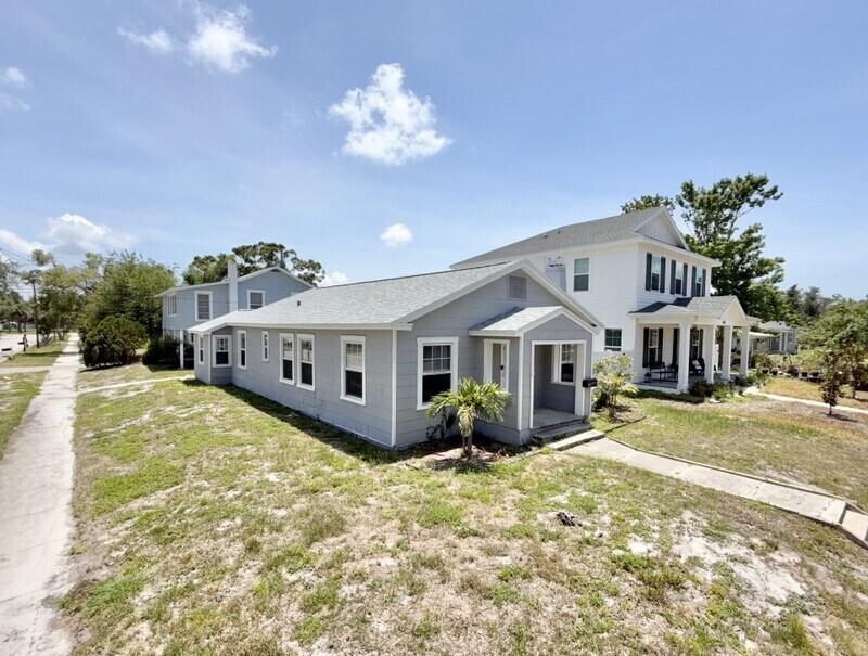 Foto principal - 5300 5th Ave S