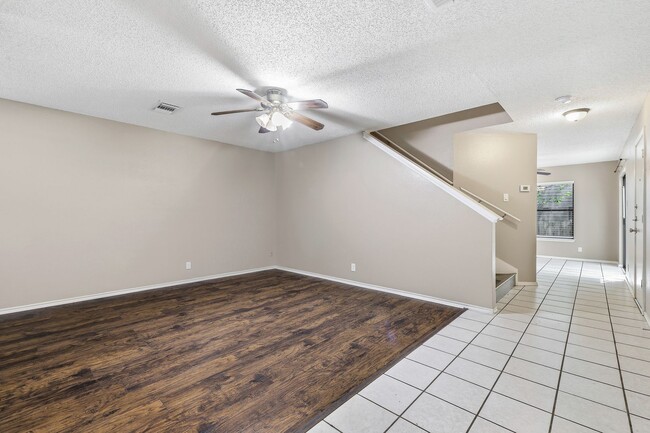 Building Photo - ***APPLICATION CURRENTLY UNDER REVIEW***Two-Story Home with No Carpet Near Medical Center & UTSA
