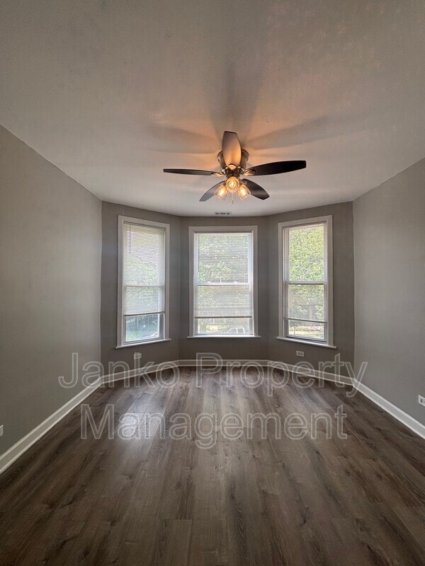 Primary Photo - 7311 S Dorchester Ave