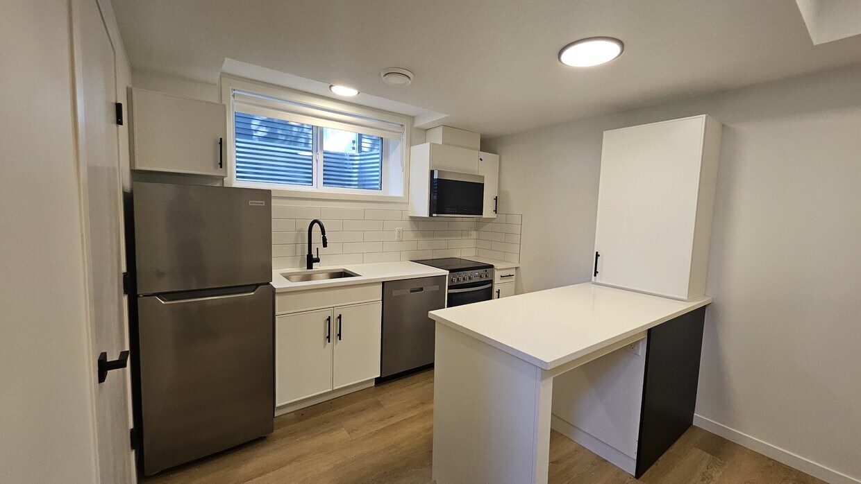 Photo principale - 11431-11497 97 St NW