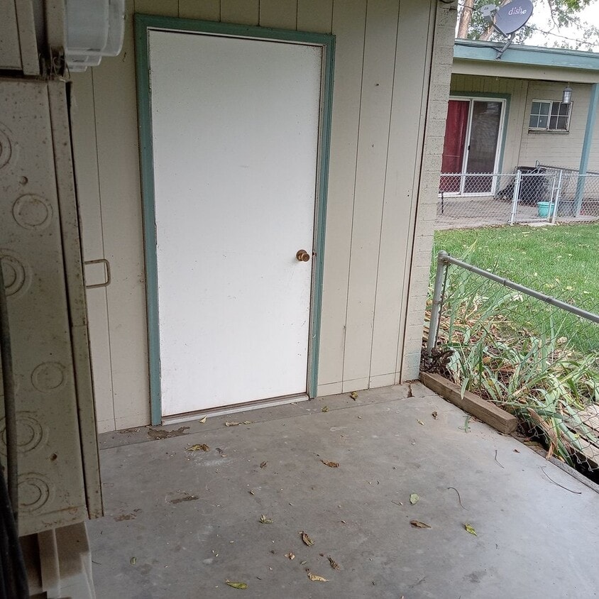 Primary Photo - 971-983 W Idaho Ave