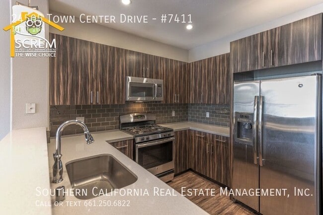 Foto del edificio - 24505 Town Center Dr