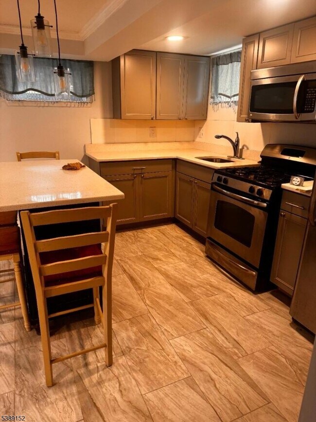 Foto del edificio - 1587 Wyndmoor Ave