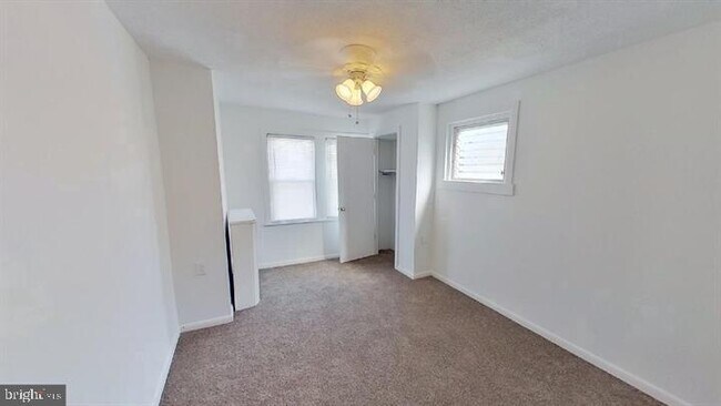 Foto del edificio - 5918 Malta St