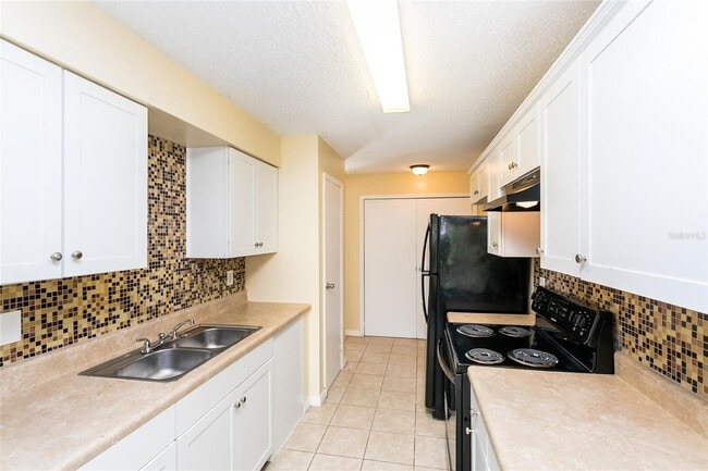 Building Photo - 296 Flower Ln