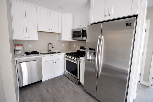 Foto del edificio - 3 Bed / 1 Bath – Prime Rockford Dr Location (Walk to Campus!)