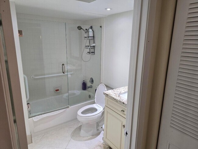 Foto del edificio - 1501 Cayman Way