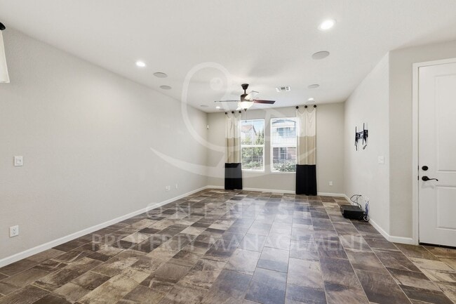 Building Photo - 4 bedroom, 3 bathroom - 2473 square feet; Twelve Bridges